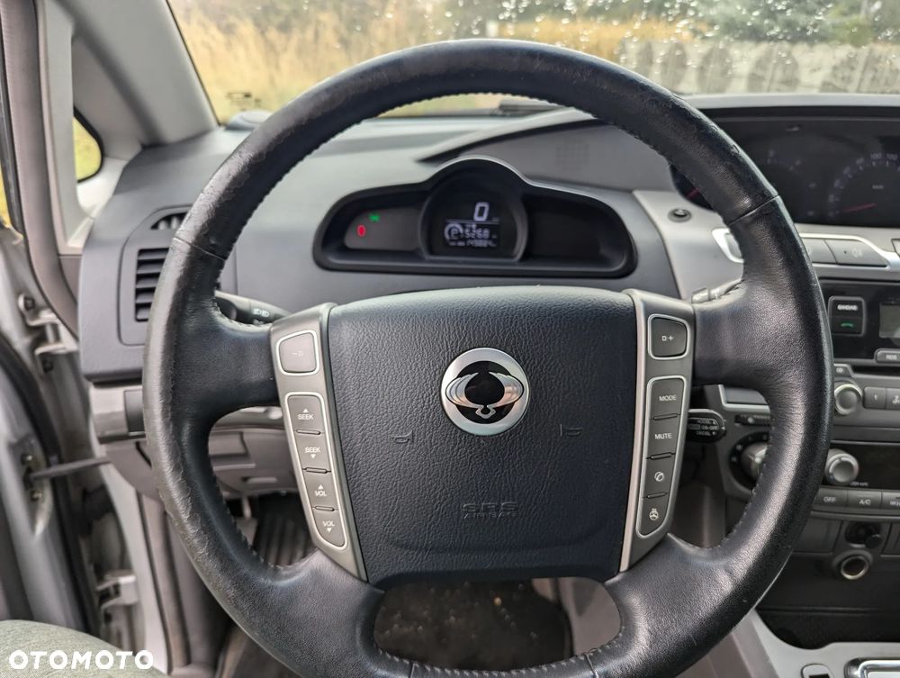 SsangYong/KGM Rodius 2.0 e-XDi200 Quartz - 11