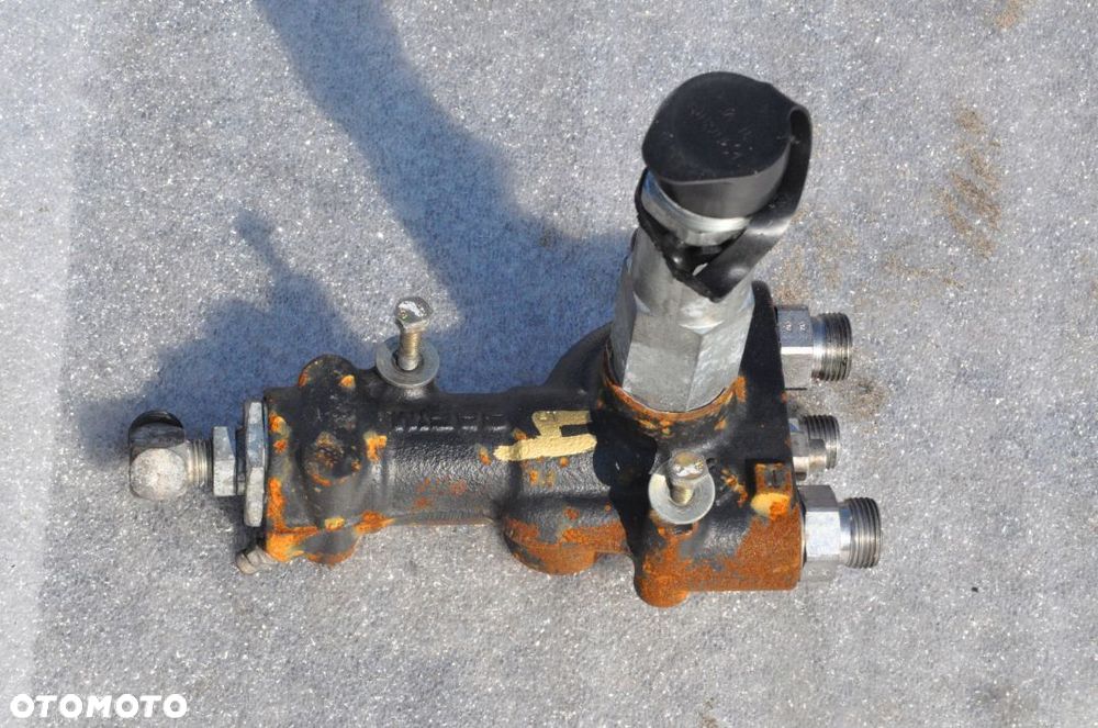 ROZDZIELACZ Manitou MT 732 - 1