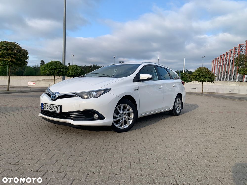 Toyota Auris Hybrid 135 Premium - 2
