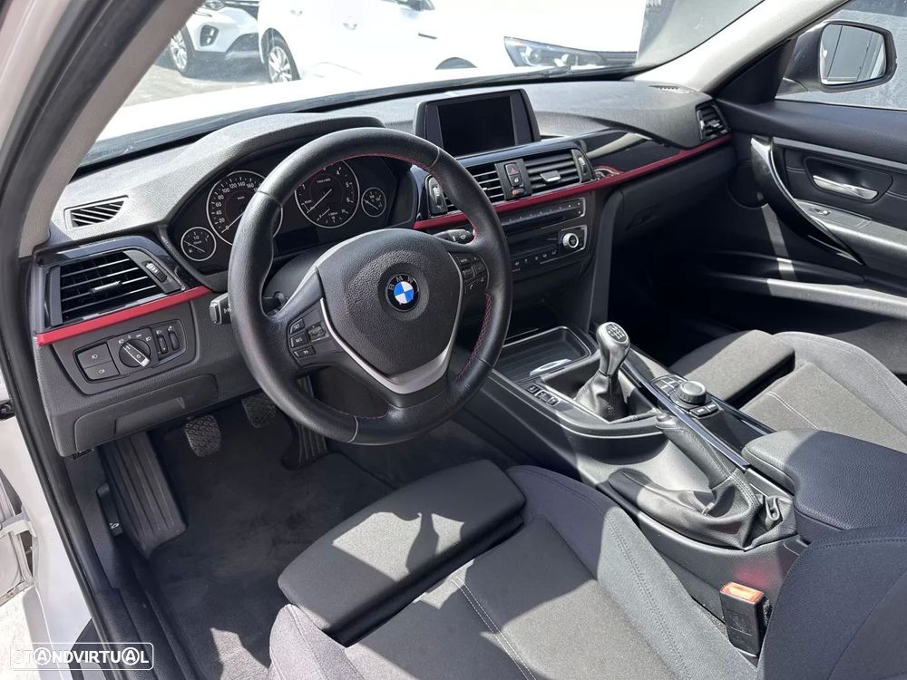 BMW 318 d Sport Line - 22