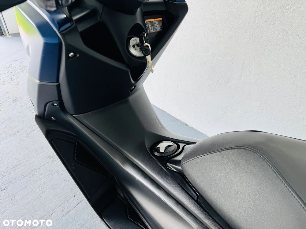 Yamaha NMAX - 38