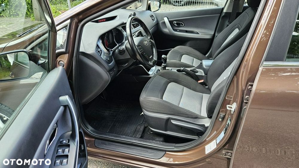 Kia Ceed 1.6 CRDi 128 Dream Team Edition - 21
