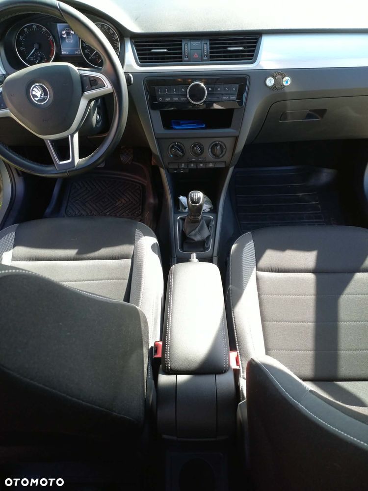 Skoda RAPID 1.2 TSI Ambition - 17