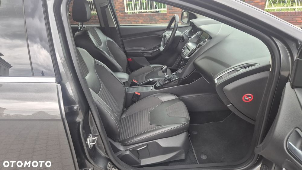 Ford Focus 1.0 EcoBoost Titanium - 12