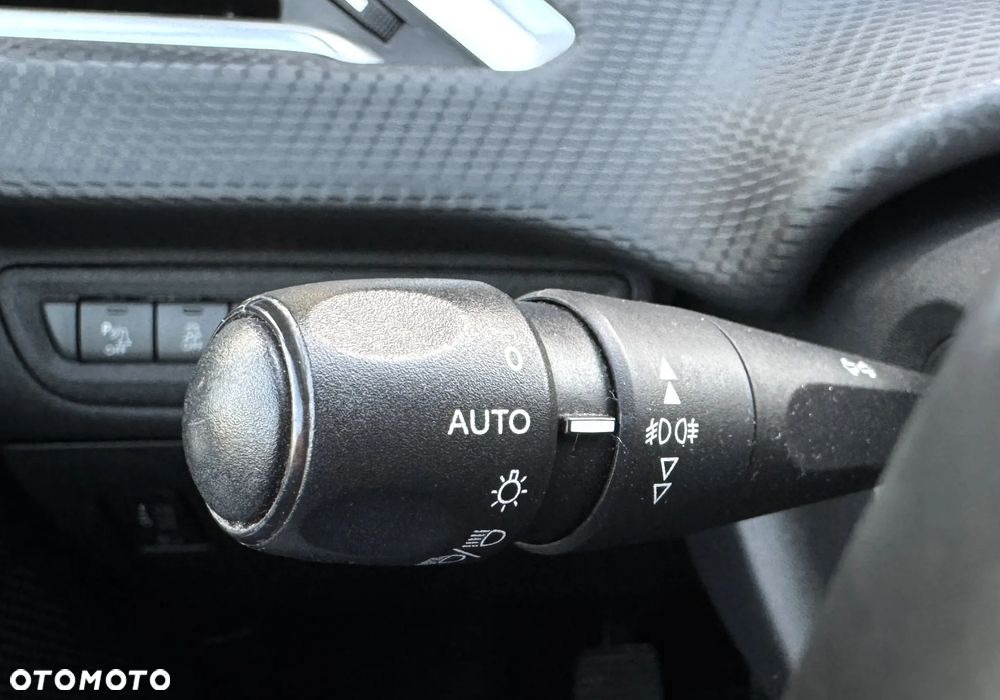 Peugeot 2008 - 25