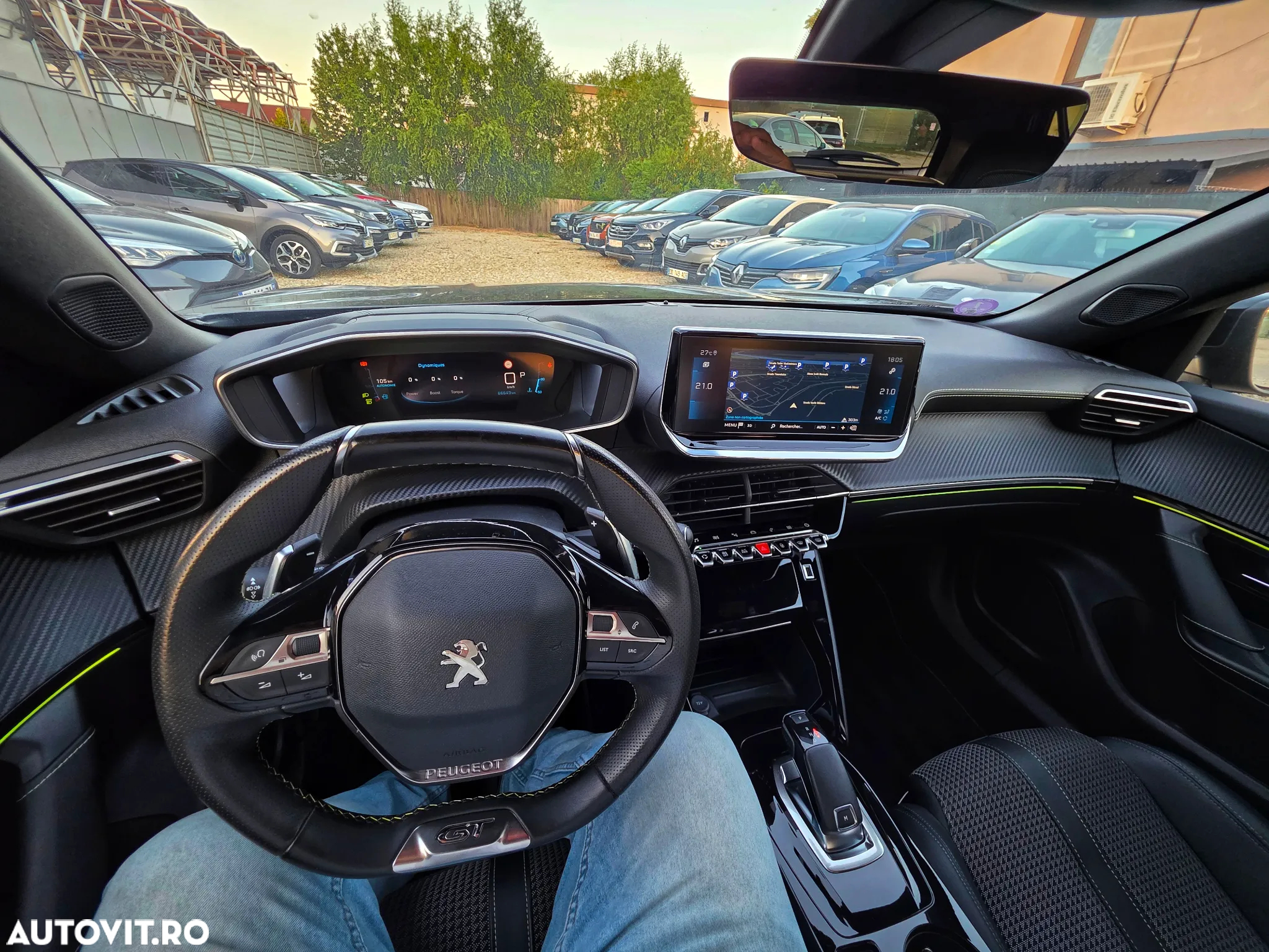 Peugeot 2008 PureTech 130 EAT8 GT - 24