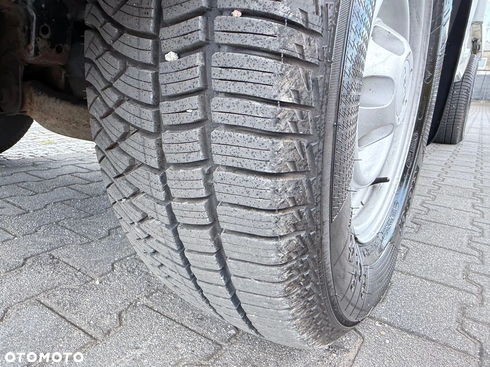 Isuzu Satellite 4X4 Kontener Chłodnia/Mroźnia + 230V ThermoKing - 8