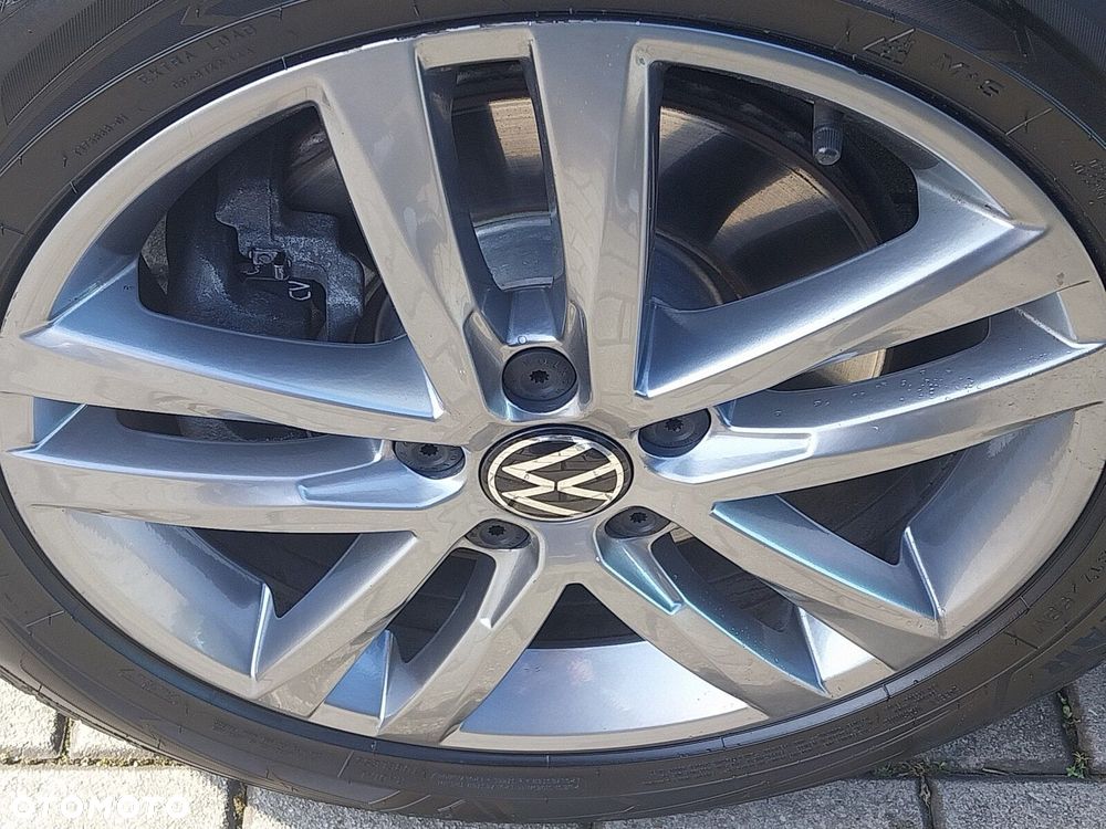 Volkswagen Touran - 16