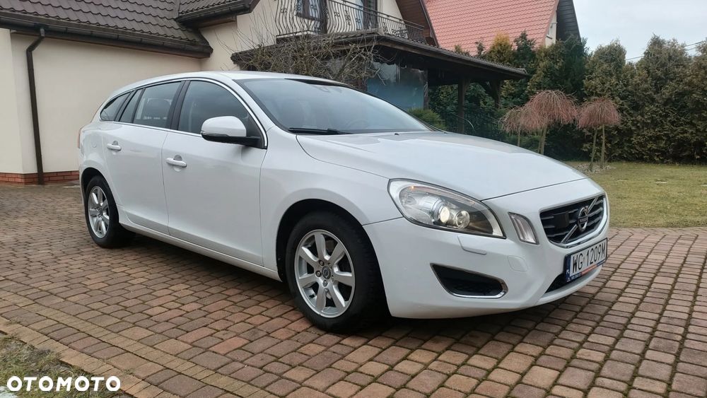Volvo V60 D5 AWD Geartronic Momentum - 3