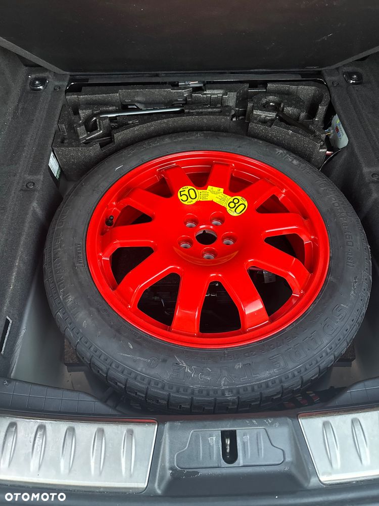 Jaguar F-Pace AWD SVR - 32