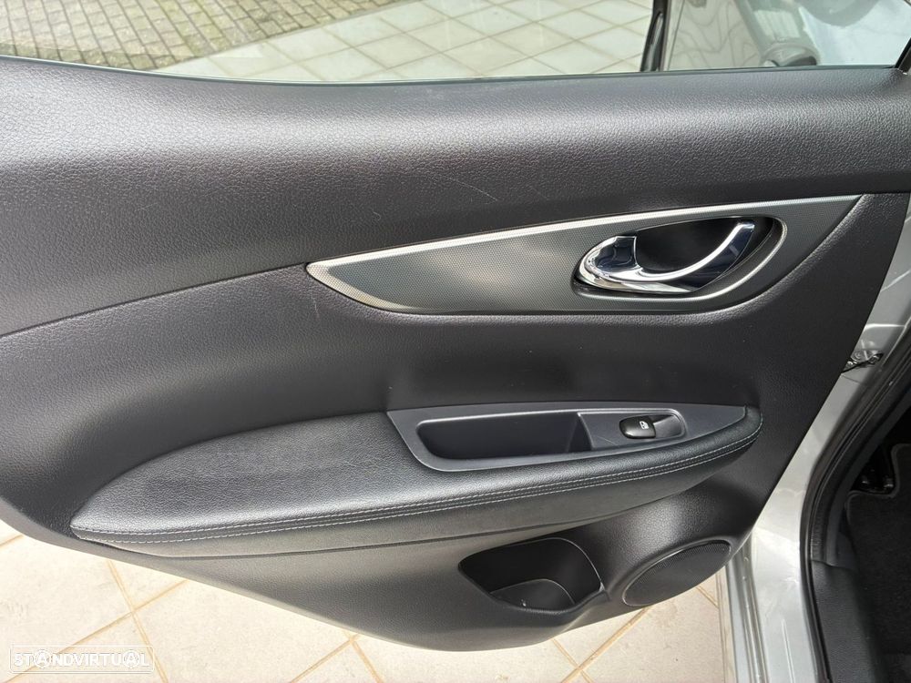 Nissan Qashqai 1.3 DIG-T N-Connecta - 21