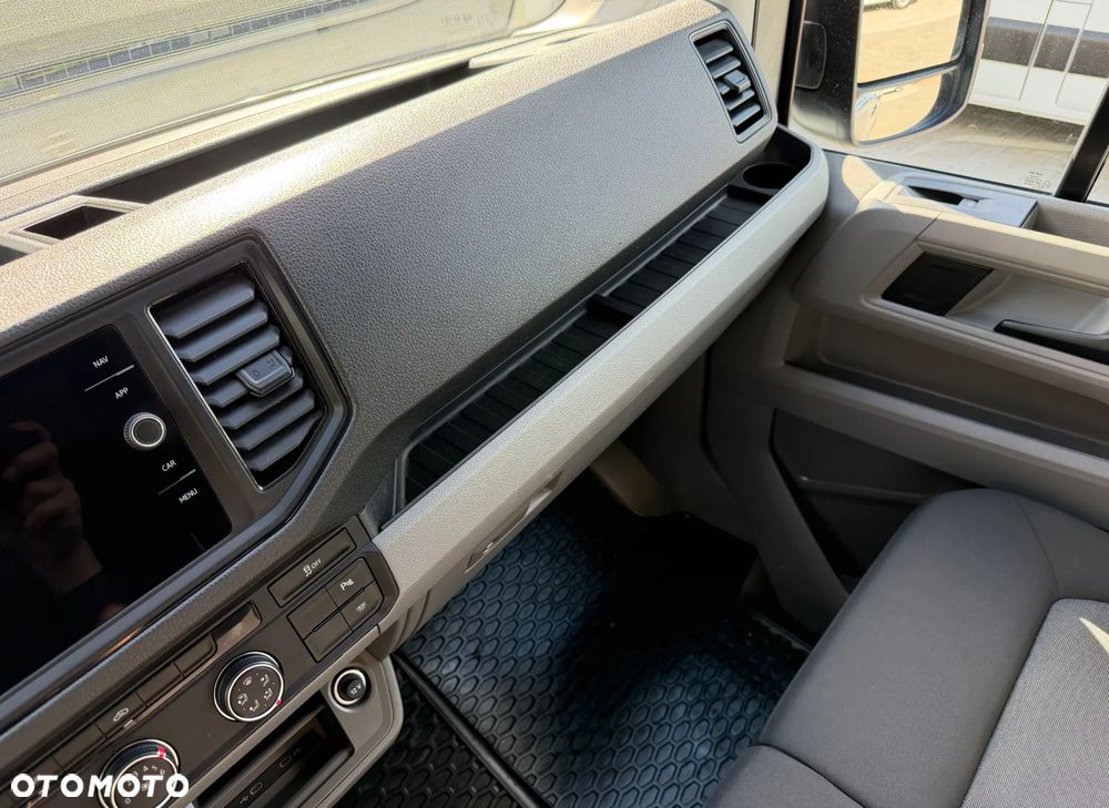 Volkswagen CRAFTER L2H2 Model 2021r WZMOCNIONY VAN 3 osobowy Silnik 2.0TDI 140KM bez BiTurbo! Euro6, Duża ładowność 1.2t, DMC:3.5t, Homologacja VAT-1 Zabudowa paki BOTT, Bogate wyposażenie! OPONY Jak nowe, Fabryczne ogrzewanie oraz wentylacja pojazdu ze zdalnym sterowaniem OEM Eberspacher Airtronic M2 3,5kW, Android Auto, Apple CarPlay, Parktroniki, Kamera, Nawigacja, Drzwi tył 270' Fotel pilot pneumatyczny z masażem! - 31