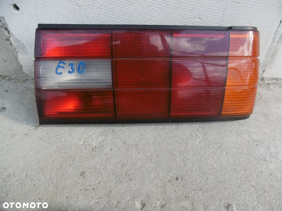 Lampa prawa tył BMW E30 sedan Coupe ORGINAŁ - 1