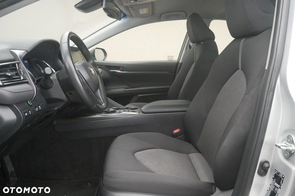 Toyota Camry 2.5 Hybrid Comfort CVT - 12