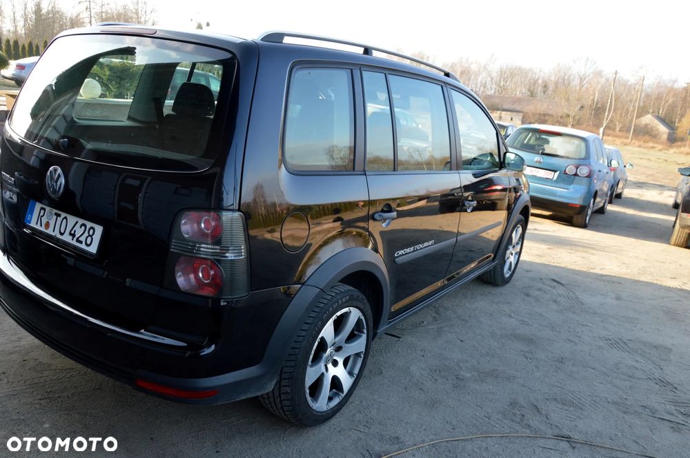 Volkswagen Touran 2.0 TDI DPF Cross - 13