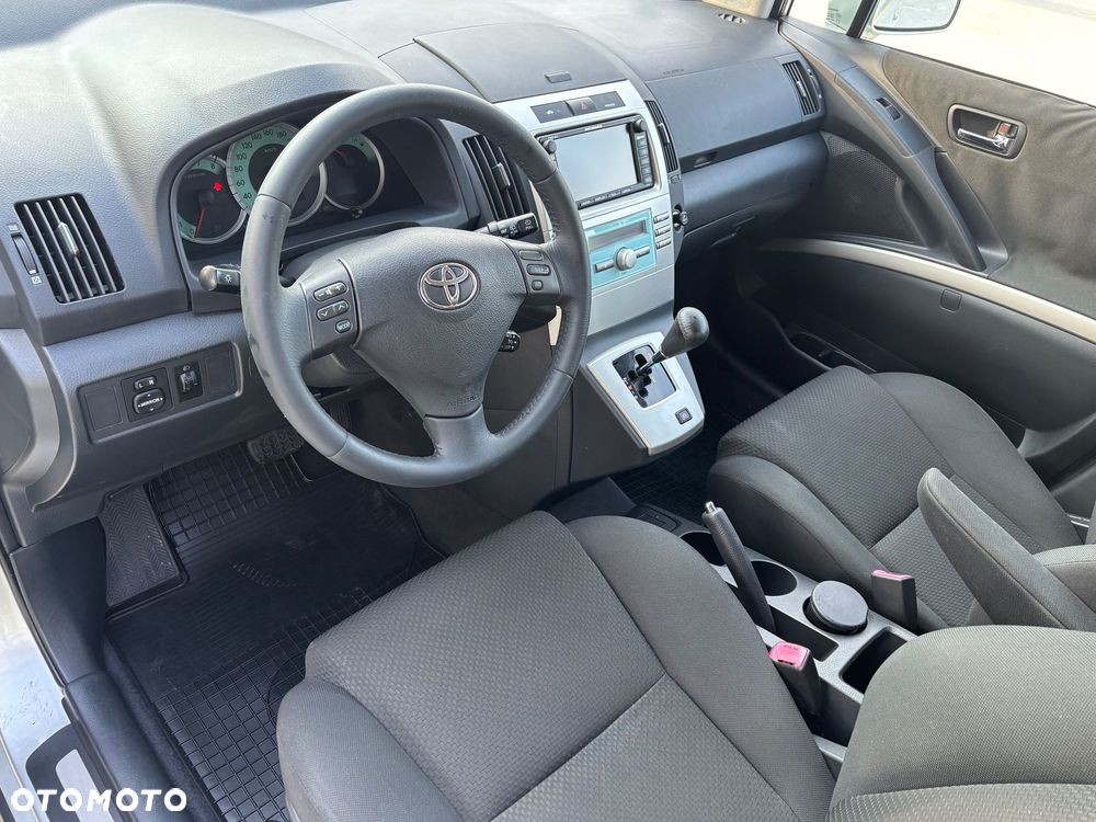 Toyota Corolla Verso - 9