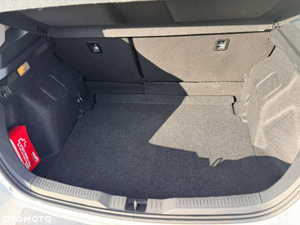 Toyota Auris 1.6 Premium - 18