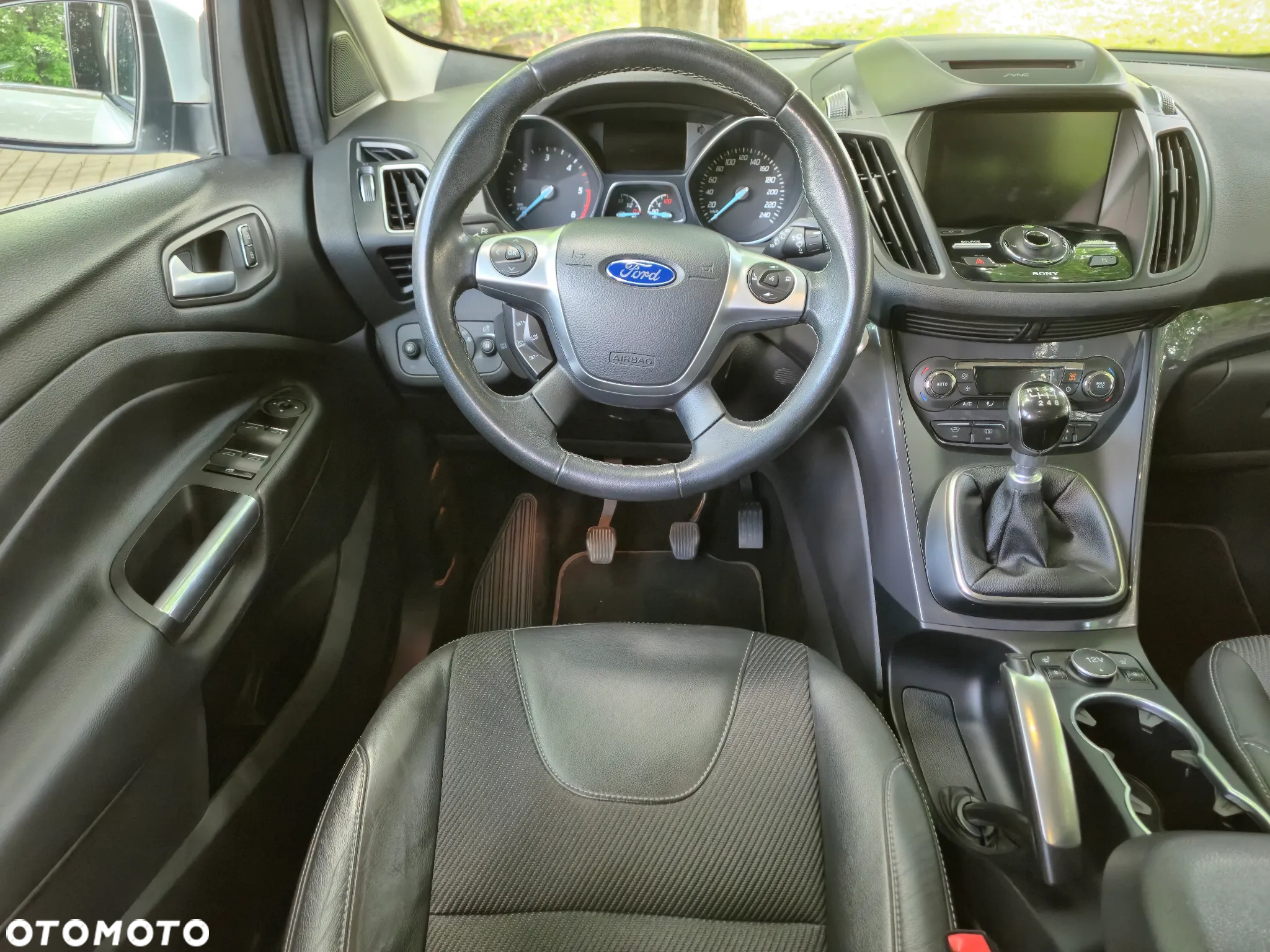 Ford Kuga 2.0 TDCi 4x2 Titanium - 14