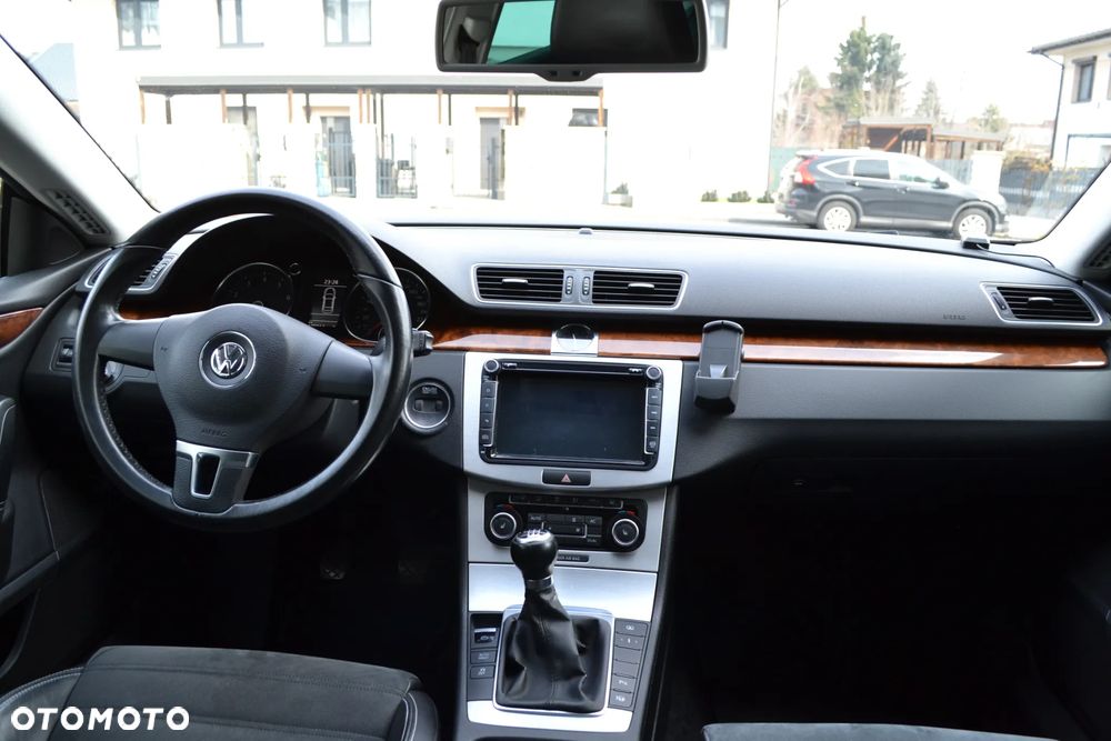 Volkswagen Passat CC - 28