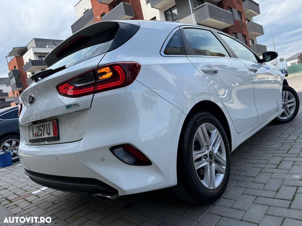 Kia Ceed - 4