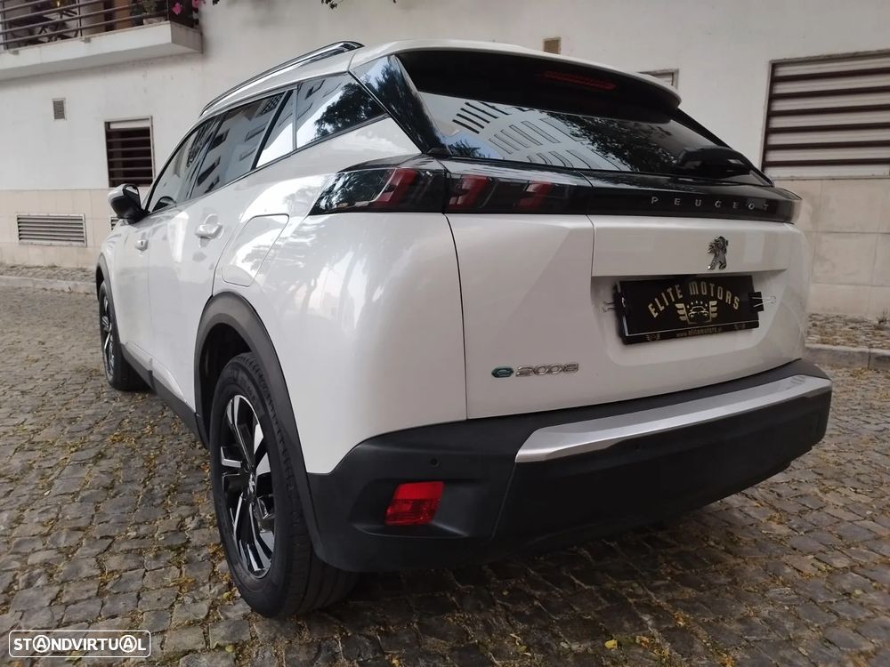 Peugeot e-2008 Allure - 4
