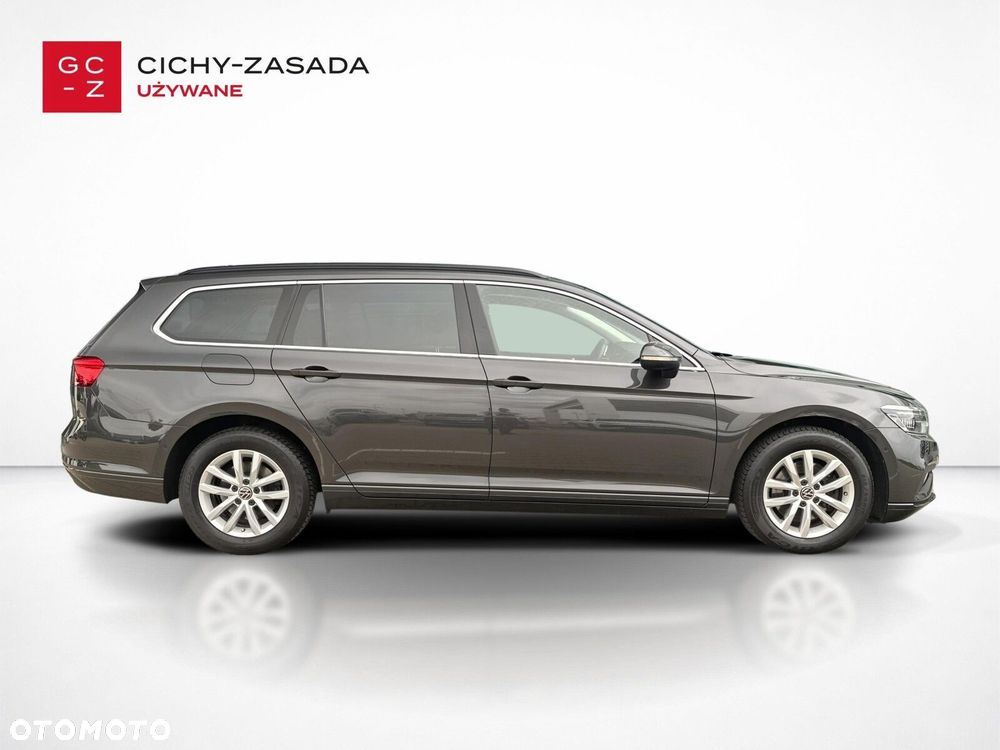 Volkswagen Passat - 4