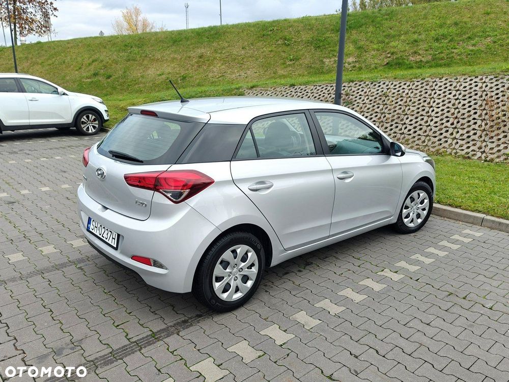 Hyundai i20 blue 1.2 Classic - 15