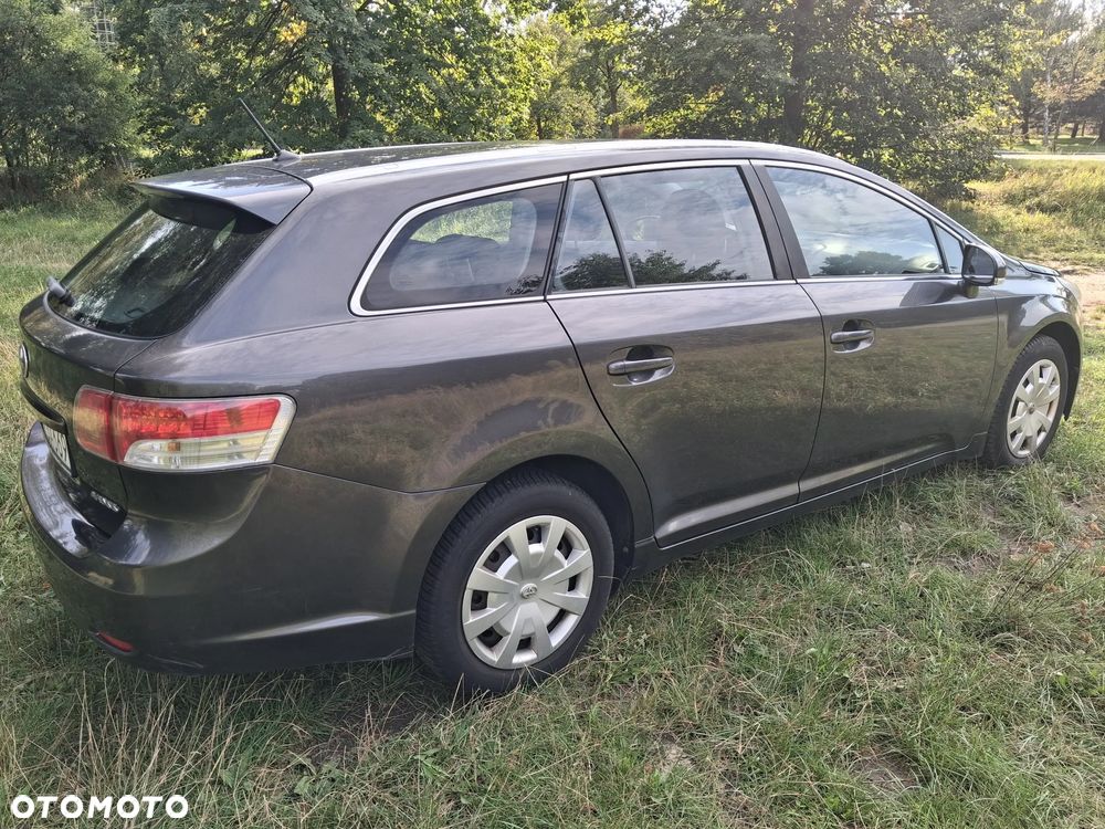 Toyota Avensis 2.0 D-4D Luna - 5