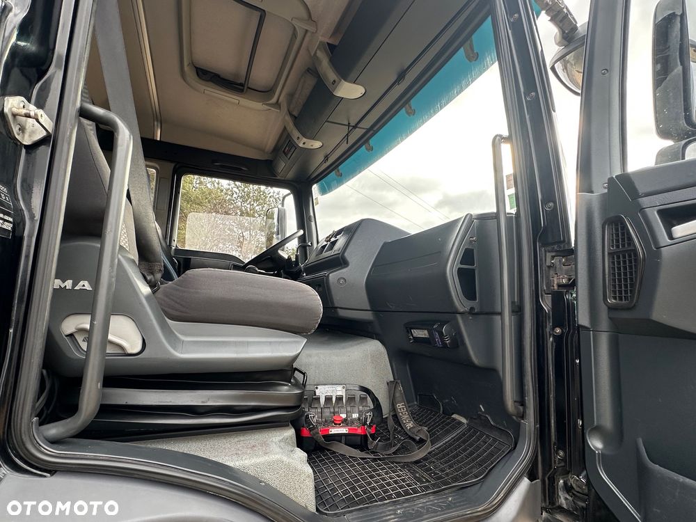 MAN TGA 32.400  8x4 z HDS Palfinger PK29002 + pilot - 12