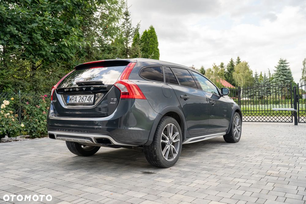 Volvo V60 Cross Country - 7