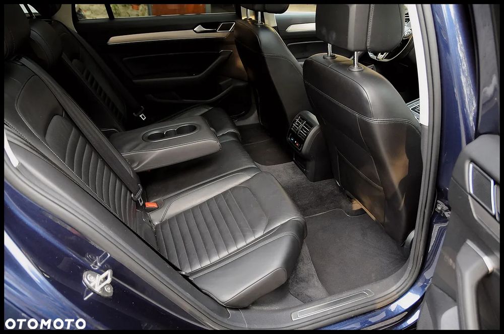 Volkswagen Passat - 30