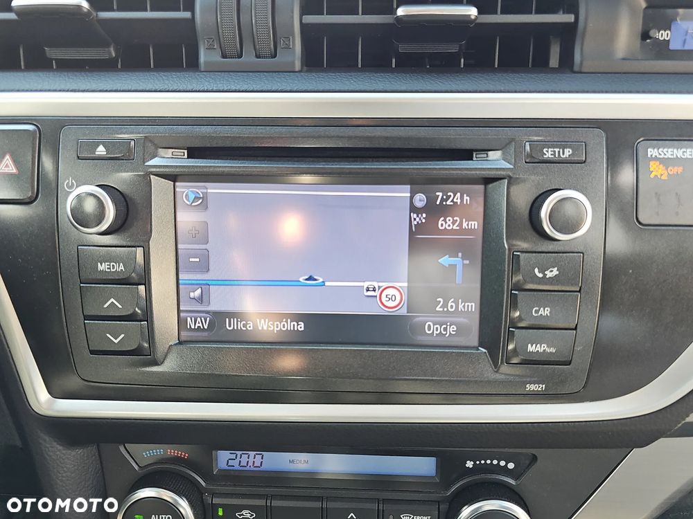 Toyota Auris 1.4 D-4D Premium - 23