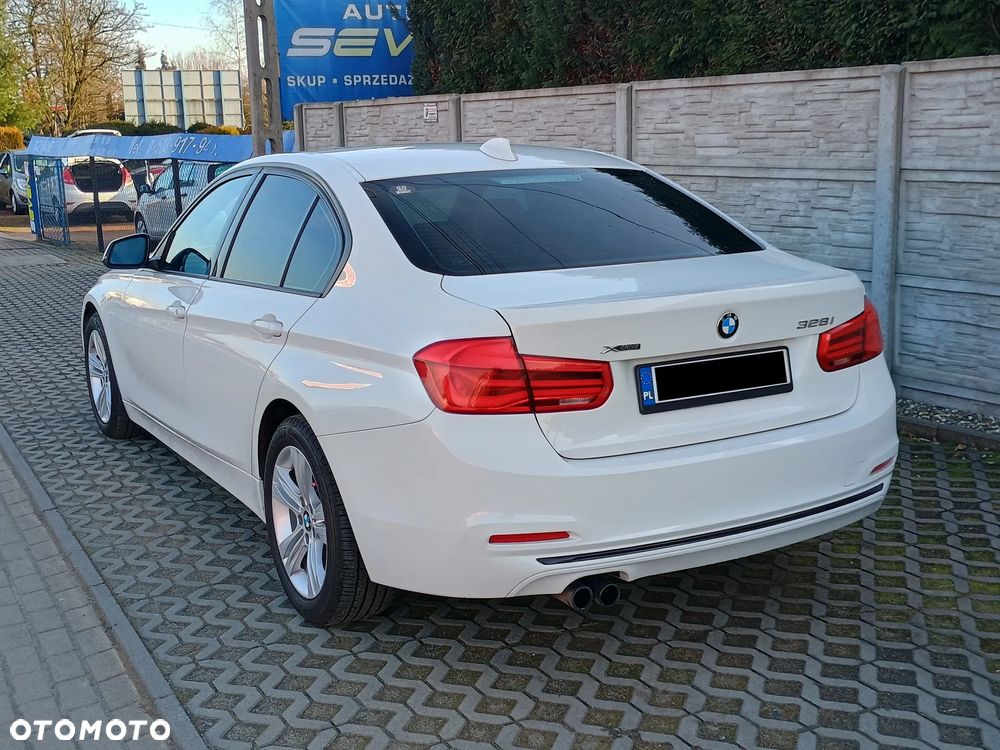 BMW Seria 3 328i xDrive Sport-Aut - 2