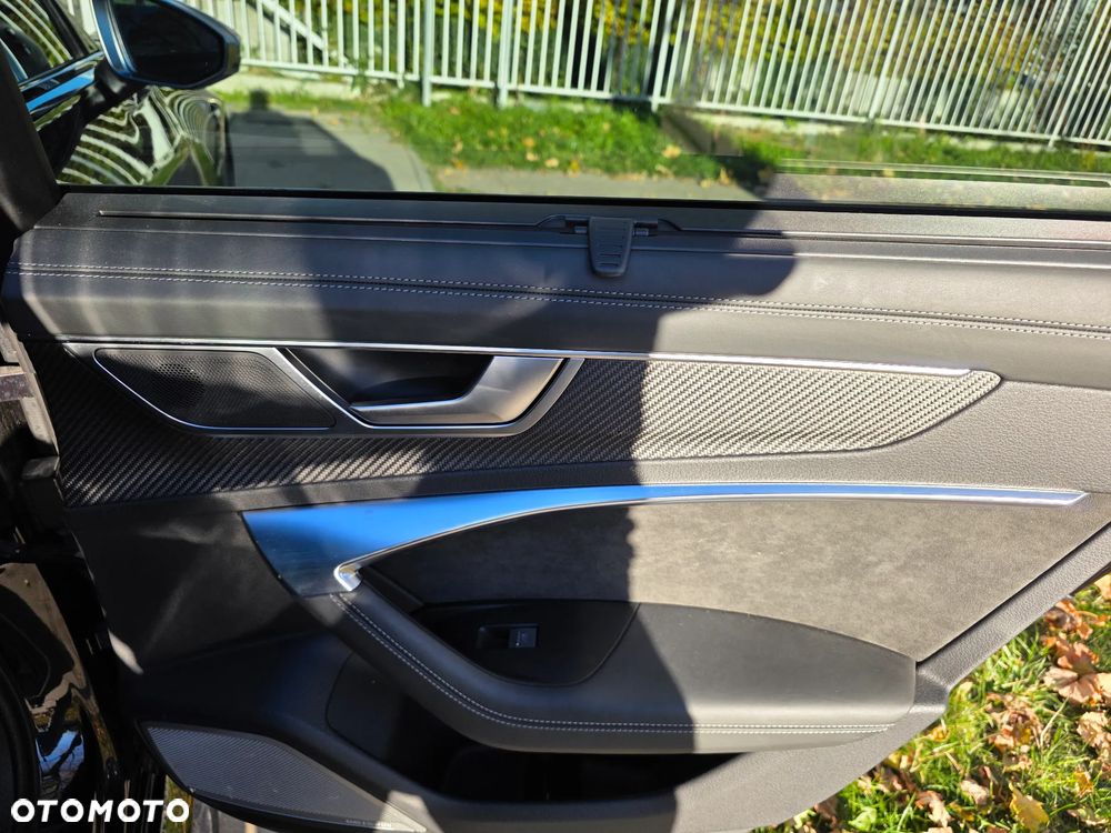 Audi RS6 Avant 4.0 TFSI quattro tiptronic - 35
