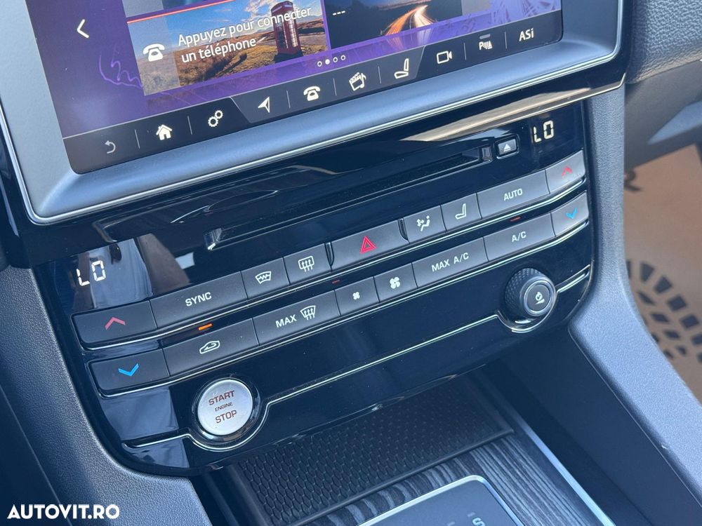 Jaguar F-Pace 20d AWD Aut. Pure - 29