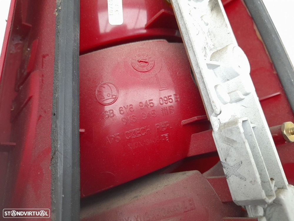 Farolim direito SKODA Fabia I Hatchback (6Y2) - 3