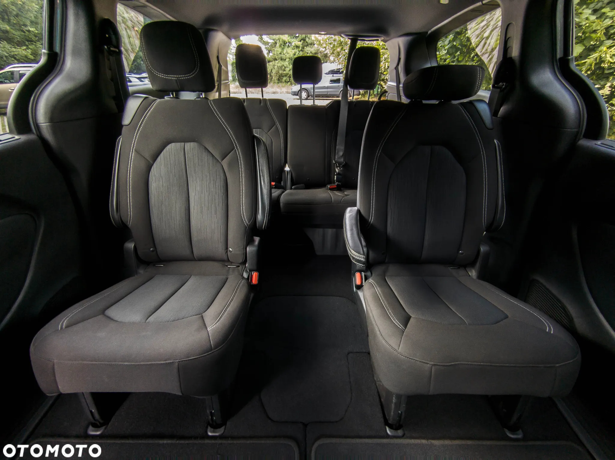 Chrysler Pacifica - 35