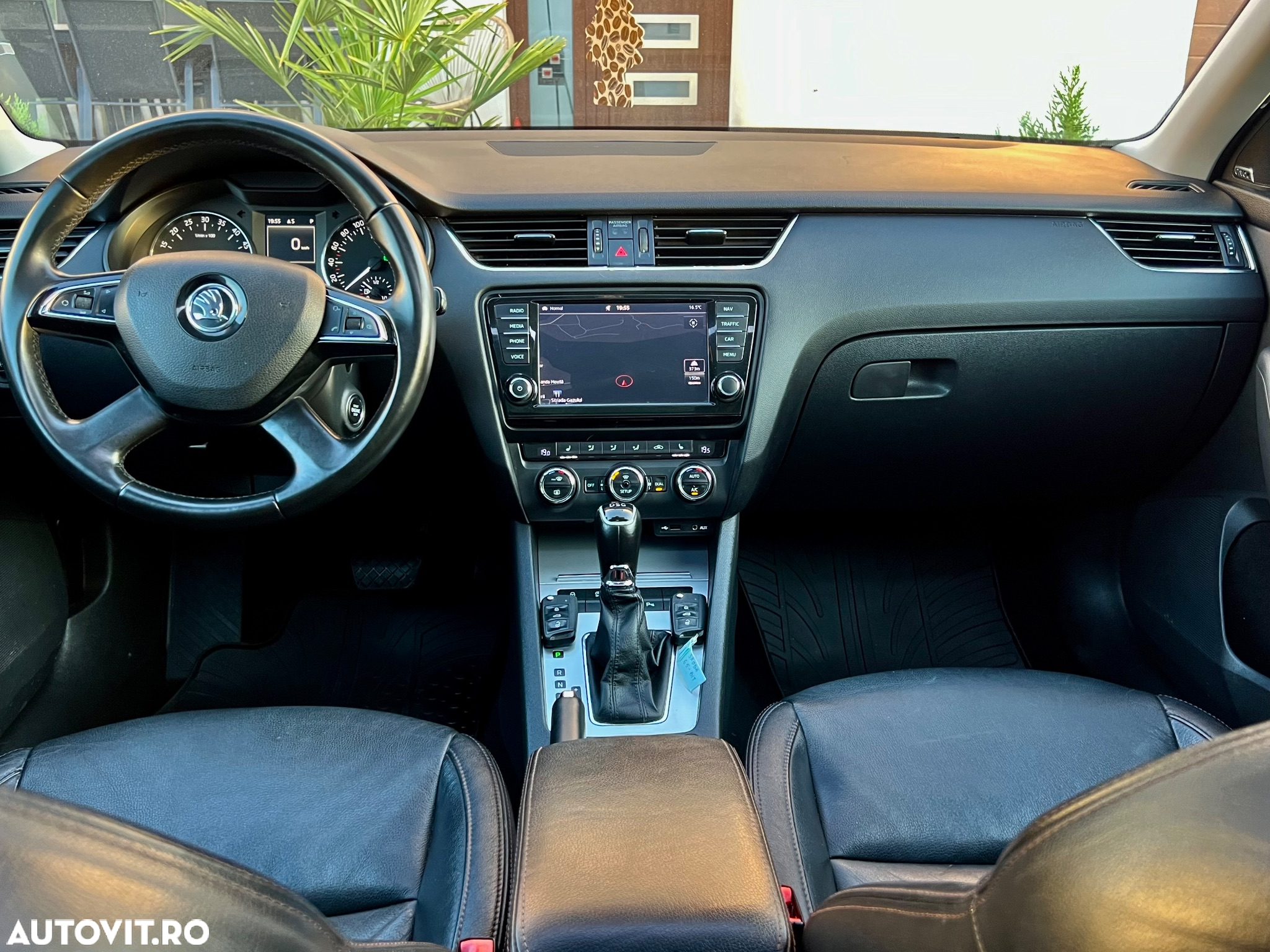 Skoda Octavia 1.6 TDI DSG Premium Edition - 8