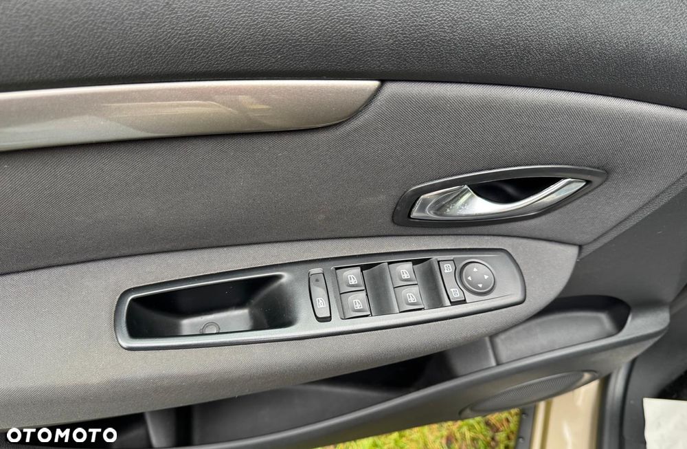 Renault Scenic 1.6 16V 110 Xmod Paris - 22