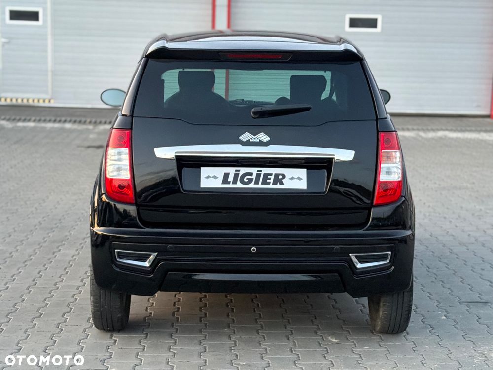 Ligier JS50L - 5