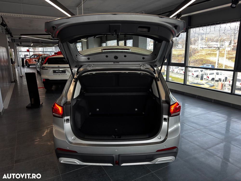 MG ZS HEV 1.5 GSI AT Explore - 16