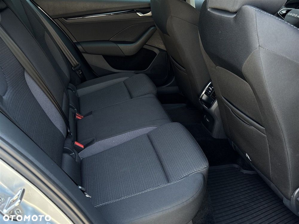 Skoda Octavia 1.5 TSI mHEV Edition 130 Selection DSG - 10