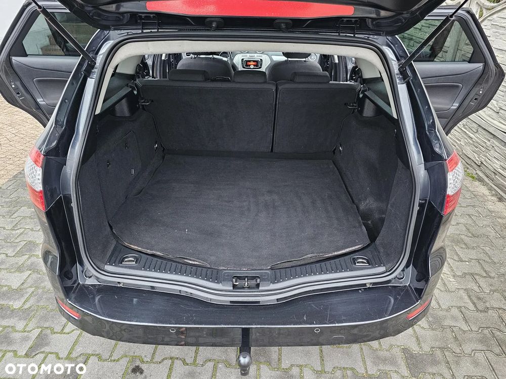 Ford Mondeo SW 2.0 Titanium - 17