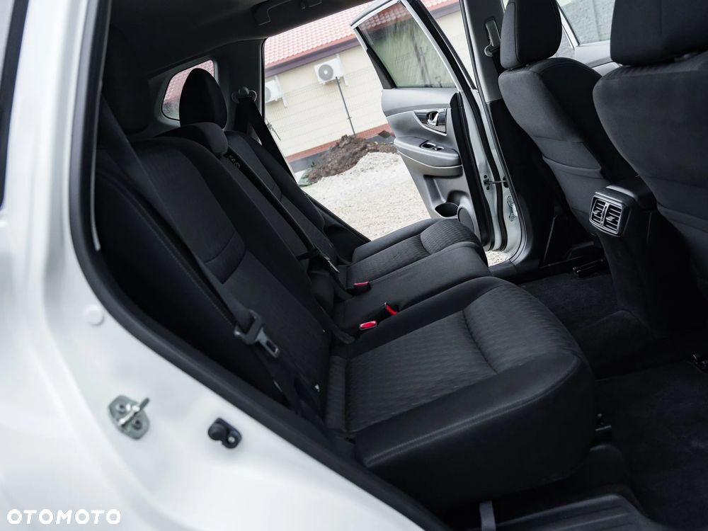 Nissan X-Trail 1.6 DCi N-Connecta 2WD Xtronic 7os - 14