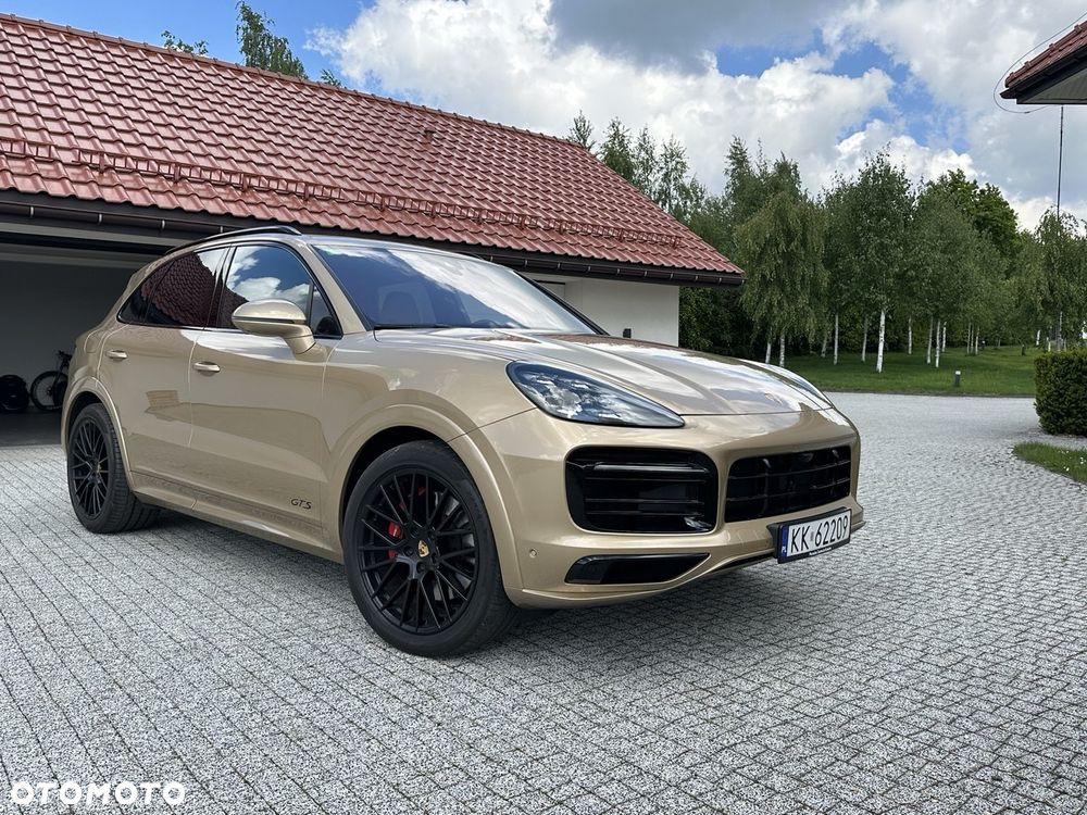 Porsche Cayenne - 1