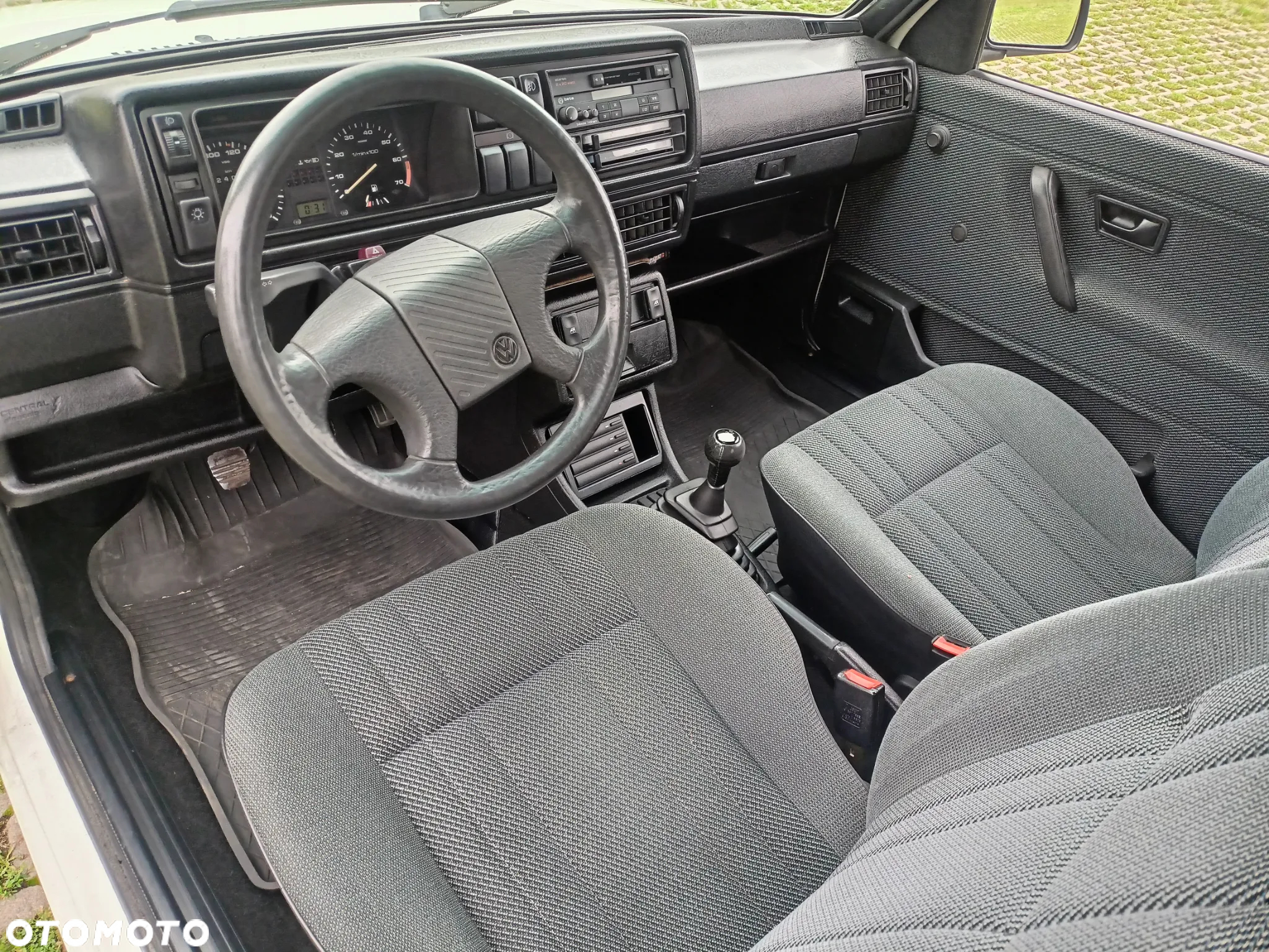 Volkswagen Golf 1.6 CL - 9