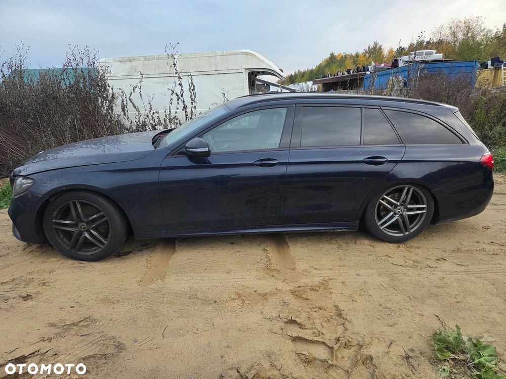 Mercedes-Benz E-Class 2017 photo 3