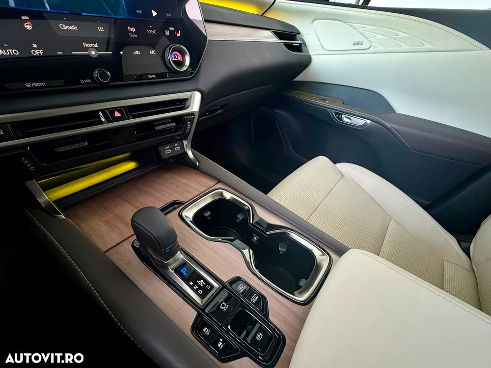 Lexus Seria RX 450h+ E-Four PHEV Luxury - 29