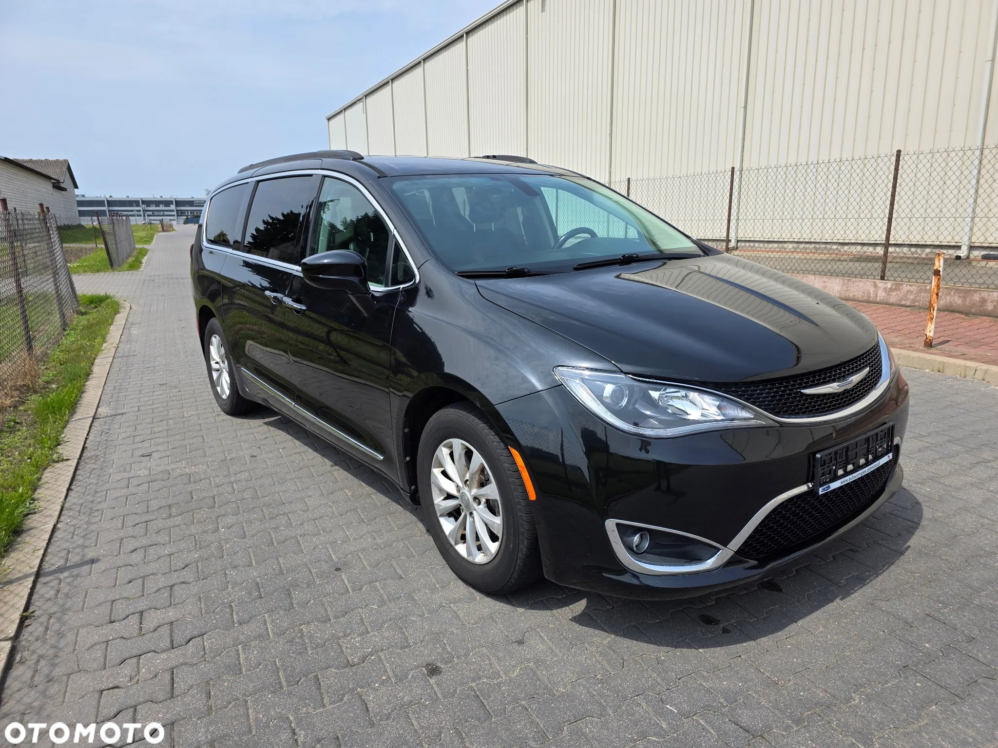Chrysler Pacifica - 3