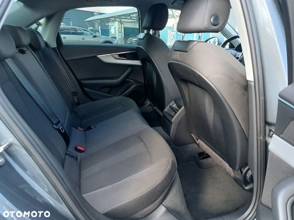 Audi A4 Limousine 1.4 TFSI Sport S tronic - 7